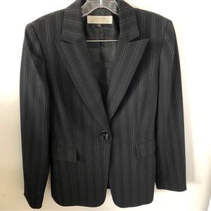 Tahari‎ Arthur S. Levine Black & White Pinstripe Blazer Sz 4 - EUC
